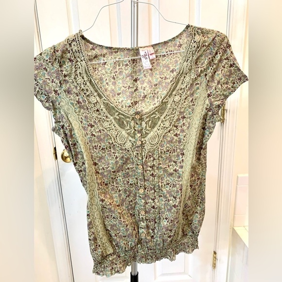 Dolled Up Green Floral Lace Button Top Size Med - Picture 2 of 8